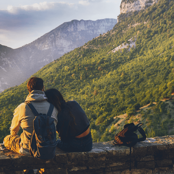 You are currently viewing Bonding Beyond Words: The Importance of Building Trust in Relationships